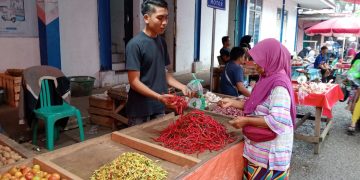 Harga Cabe Merah Tembus Rp100 Ribu, Pedagang dan Pembeli di Merangin Mengeluh