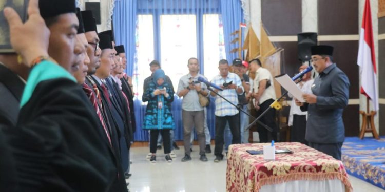 Bupati Anwar Sadat Lantik Pejabat Pimpinan Tinggi Pratama, Administrator dan Pengawas di Lingkungan Pemerintah Kabupaten Tanjab Barat