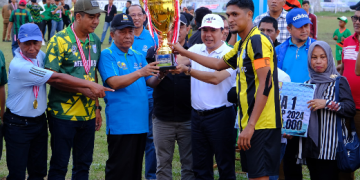 Wagub Sani Tutup Turnamen Sepak Bola Gubernur Cup Tahun 2024