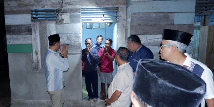 PJ Bupati Muaro Jambi Bersama Kepala OPD Memberikan Paket Sembako ke Warga Kec. Sungai Gelam