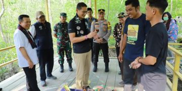 Bupati Tanjab Barat Dampingi Menparekraf RI Kunjungan Kerja ke Wisata Mangrove Pangkal Babu
