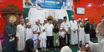 Hadiri Isra’ Mi’raj Di Masjid Cheng Hoo, Al Haris Beri Bantuan Kepada Anak Yatim dan Kaum Dhuafa
