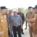 Bupati Tanjab Barat Anwar Sadat Tinjau TPU Desa Sialang