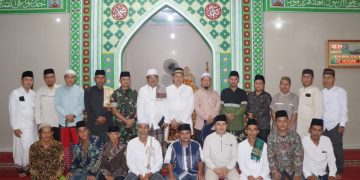 Bupati Tanjab Barat Tutup Safari Ramadhan di Desa Pinang Gading, Kecamatan Merlung