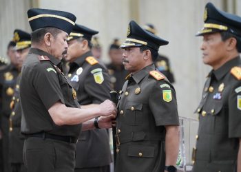 Jaksa Agung Lantik 5 Kepala Kejaksaan Tinggi dan 1 Kepala Biro