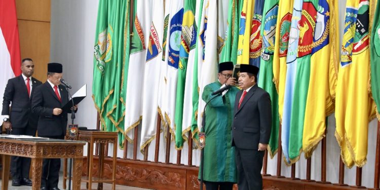 Mendagri Lantik Suhajar Diantoro sebagai Wakil Rektor IPDN 