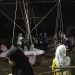 Anak-Anak Bersemangat Naik Buaian Putar di Desa Sungai Ulak Merangin 