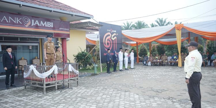 PJ Bupati Muaro Jambi Jadi Inspektur Upacara Peringatan Hari Ulang Tahun HUT Bank Jambi ke 61