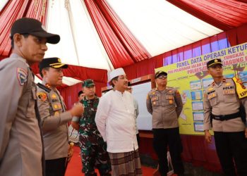Bupati Tanjab Barat Tinjau Pos PAM Lebaran di Desa Pematang Lumut, Pastikan Kesiapan Arus Balik