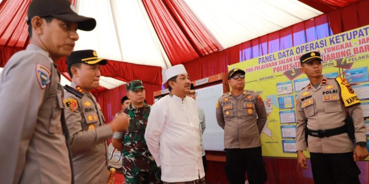 Bupati Tanjab Barat Tinjau Pos PAM Lebaran di Desa Pematang Lumut, Pastikan Kesiapan Arus Balik