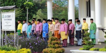 Pemkab Tanjab Barat Gelar Upacara Peringatan Hardiknas 2024