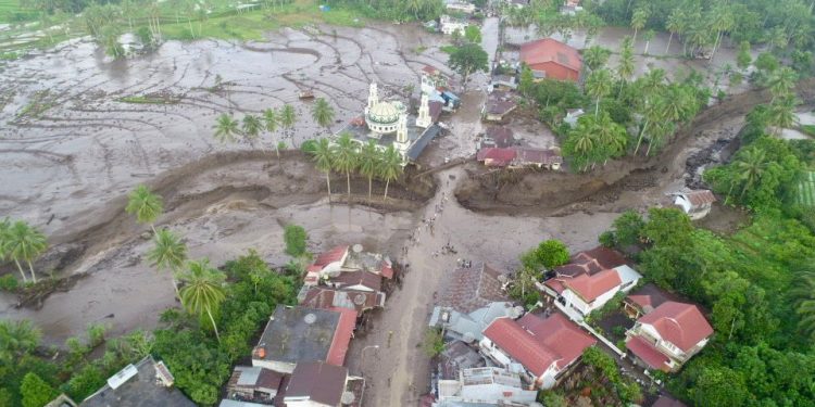 Banjir Lahar dan Longsor Sumatera Barat  Korban Jiwa Capai 50 Orang 