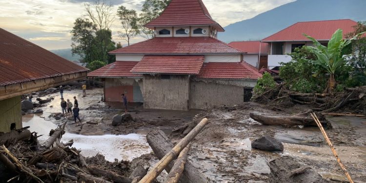 Korban Banjir Lahar Hujan Sumatera Barat Mencapai 43 Orang Meninggal