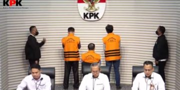 KPK Tahan Tiga Tersangka Kasus Korupsi Pengadaan Lahan Hak Guna Usaha PTPN XI