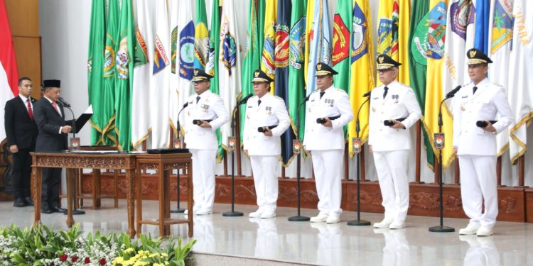 Mendagri Tito Karnavian Melantik 5 Penjabat Gubernur