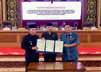 DPRD Provinsi Jambi bersama Pemprov Sahkan 7 Ranperda jadi Perda