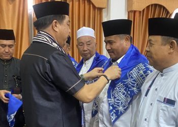 Pj Bupati Merangin  Dampingi Gubernur Lepas Calon Jamah Haji  Merangin 