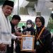 Gubernur Al Haris Berikan Hadiah Umroh Santri Hafidz 30 Juz Ponpes Nurul Jadid Singkut