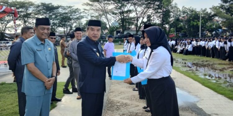 Pj Bupati Merangin Bagikan 1.312 SK PPPK Tenaga Guru dan Kesehatan Tahun  2023