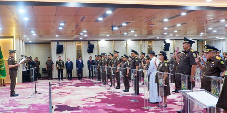 Jaksa Agung ST Burhanuddin Lantik Jaksa Agung Muda Tindak Pidana Umum, Kepala Kejaksaan Tinggi dan Pejabat Eselon II