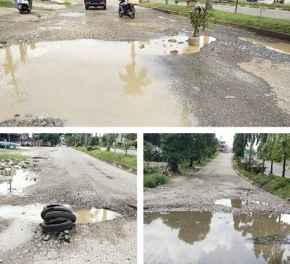 Belum diperbaiki, Jalan Rusak Berlubang di dalam Kota Bangko Kabupaten Merangin di taruh Ember dan Ban Bekas