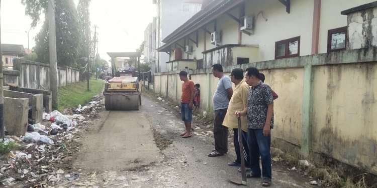 Dalam Hitungan Jam, Jalan Rusak di Lorong Mukminin Samping Kantor Samsat Lama Merangin Langsung Diperbaiki