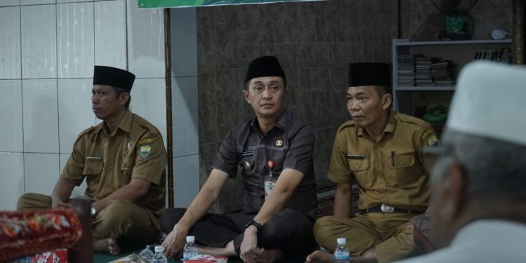 Pj. Bupati Muaro Jambi Hadiri Acara Halal Bihalal di Desa Tempino