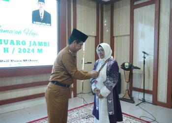 PJ Bupati Raden Najmi Melepas Calon Jemaah Haji Asal Kabupaten Muaro Jambi