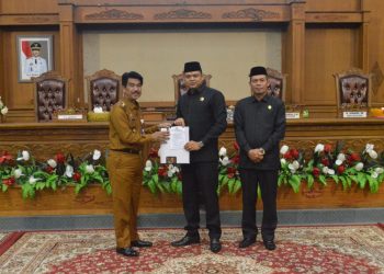 Pj Bupati Raden Najmi Hadiri Rapat DPRD Kabupaten Muaro Jambi