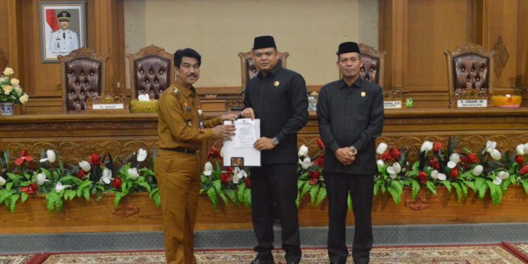Pj Bupati Raden Najmi Hadiri Rapat DPRD Kabupaten Muaro Jambi