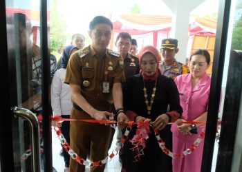 Pj Bupati Muaro Jambi Beserta Ketua PKK Secara Resmi Buka Galeri Dekranasda