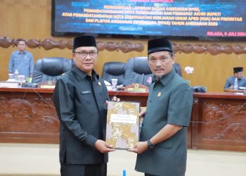 Mewakili Bupati, Pj. Sekda H. Dahlan  Hadiri Rapat Paripurna ke Dua DPRD Kabupaten Tanjab Barat