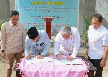 Bupati Anwar Sadat Bersama SKK Migas Petro China Serahkan Bantuan 29 Ekor Sapi di Desa Tungkal I