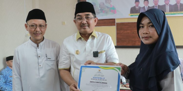 Bupati Tanjab Barat Apresiasi Kinerja BAZNAS dan Luncurkan Program Z-Mart di Peringatan 10 Muharram