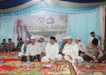 Bupati Tanjab Barat Hadiri Tabligh Akbar dan Reuni Akbar Menyambut Tahun Baru Islam 1446 H