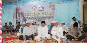 Bupati Tanjab Barat Hadiri Tabligh Akbar dan Reuni Akbar Menyambut Tahun Baru Islam 1446 H
