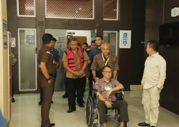 Tim Jaksa Penyidik Serahkan 3 Tersangka dan Barang Bukti Kasus Korupsi Komoditas Timah Ke Jaksa Penuntut Umum