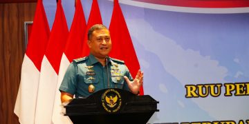 Kababinkum TNI Hadiri Dengar Pendapat Publik RUU Perubahan UU TNI dan RUU Perubahan UU Polri