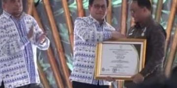 Pj Bupati Merangin Terima Penghargaan dari Menteri Desa PDTT