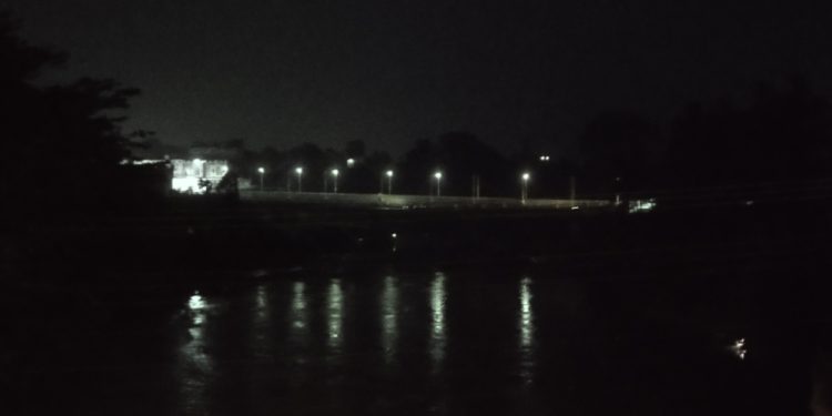 Kota Bangko Kabupaten Merangin Saat Malam Hari dilihat dari atas Jembatan Samsudin Uban Terasa Sejuk