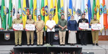 Kemendagri Bersama Kemenkeu Beri Penghargaan Insentif Fiskal kepada 50 Daerah, Ini Daftar Penerima