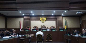 Terdakwa Korupsi Komoditas Timah Harvey Moeis jalani  Sidang Perdana Dengarkan Jaksa Penuntut Umum Bacakan Surat Dakwaan