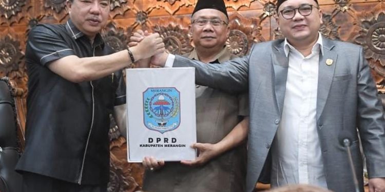 Pimpinan DPRD Merangin Bersama Pj Bupati Bahas Rancangan Perubahan KUA dan PPAS 2024 