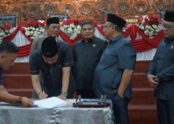 Semua Fraksi Dewan Setuju RAPBD-P Jadi APBD-P 2024 di Sidang Paripurna DPRD Merangin
