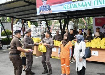 Kejaksaan Tinggi Jambi Gelar Bazar  Paket Sembako Murah Untuk Masyarakat dan Pegawai
