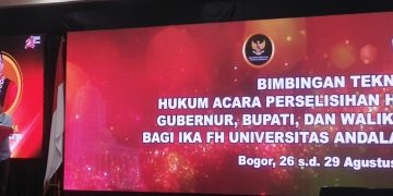 Ketua MK Buka Bimtek Hukum Acara Penyelesaian Perkara Perselisihan Hasil Pilkada bagi IKA FH Universitas Andalas dan Wartawan
