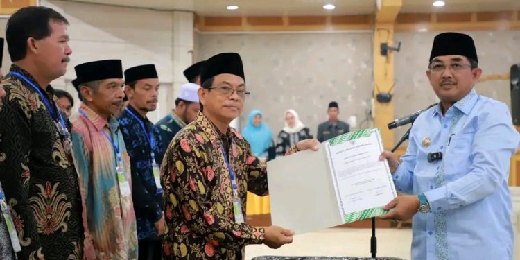 Bupati Anwar Sadat Resmi Kukuhkan Pengurus FKUB Kecamatan