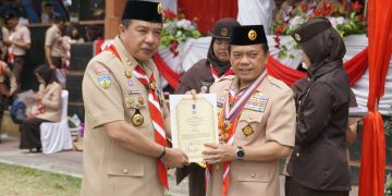 Pj Bupati Merangin H Mukti Terima Lencana Pancawarsa III dari Gubernur Jambi 