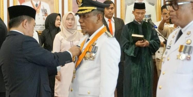 Jangcik Mohza dilantik Gubernur Jambi Menjadi Pj Bupati Merangin bersama Pj Bupati Sarolangun