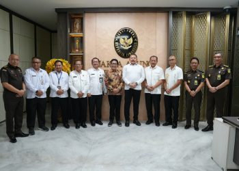 Jaksa Agung ST Burhanuddin Menerima Penghargaan dari Kemendes PDTT